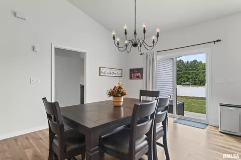 Dining - 6409 Mcintosh Ct, Springfield, IL 62711 photo 1 of 3
