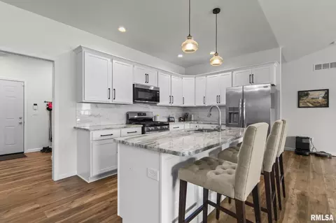 Kitchen - 6409 Mcintosh Ct, Springfield, IL 62711 photo 5 of 5