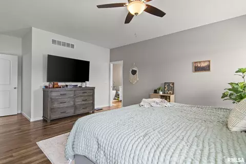 Bedroom - 6409 Mcintosh Ct, Springfield, IL 62711 photo 2 of 10