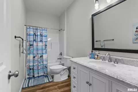 Bath - 6409 Mcintosh Ct, Springfield, IL 62711 photo 3 of 4