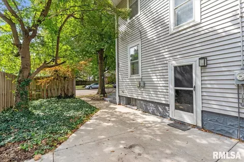 Exterior - 517 W Cedar St, Springfield, IL 62704 photo 3 of 4