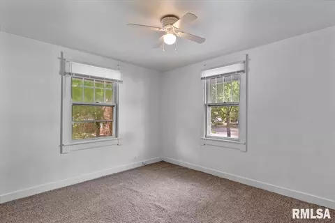 Bedroom - 517 W Cedar St, Springfield, IL 62704 photo 1 of 7