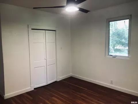Bedroom - 2310 E Lake Shore Dr, Springfield, IL 62712 photo 1 of 10