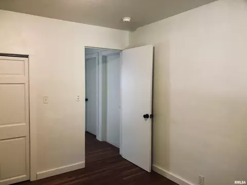 Bedroom - 2310 E Lake Shore Dr, Springfield, IL 62712 photo 7 of 10