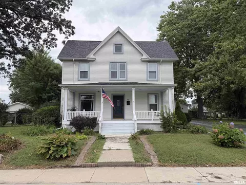818 Maple Ave, Galesburg, IL 61401