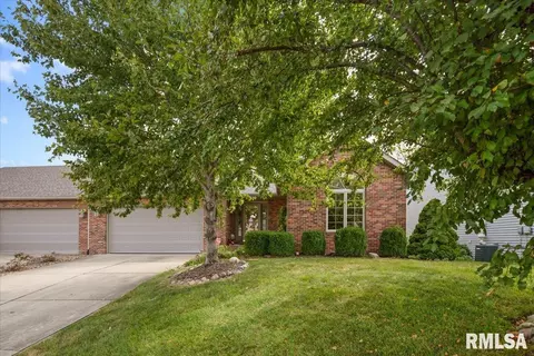 Exterior - 456 Elle Ct, Springfield, IL 62711 photo 3 of 8