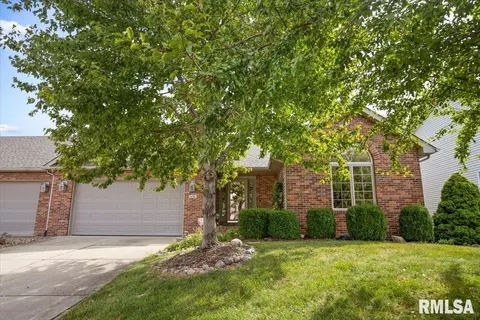 Exterior - 456 Elle Ct, Springfield, IL 62711 photo 2 of 8