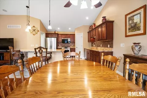 Dining - 456 Elle Ct, Springfield, IL 62711 photo 1 of 2