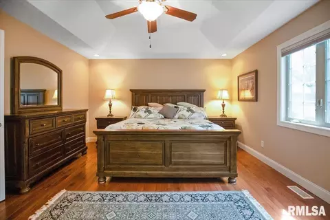 Bedroom - 456 Elle Ct, Springfield, IL 62711 photo 2 of 6