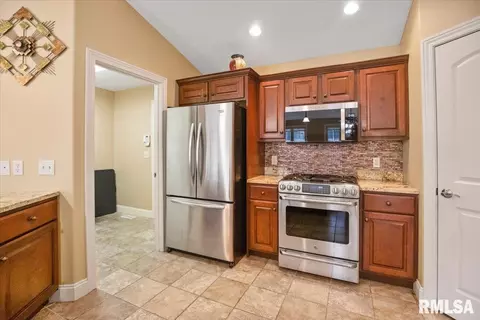 Kitchen - 456 Elle Ct, Springfield, IL 62711 photo 5 of 5