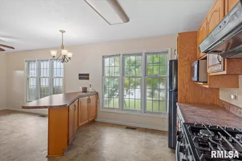 Kitchen - 74 Holliday Rd, Springfield, IL 62702 photo 3 of 4
