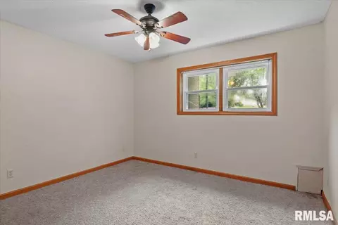 Bedroom - 74 Holliday Rd, Springfield, IL 62702 photo 6 of 9