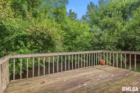 Exterior - 74 Holliday Rd, Springfield, IL 62702 photo 6 of 8