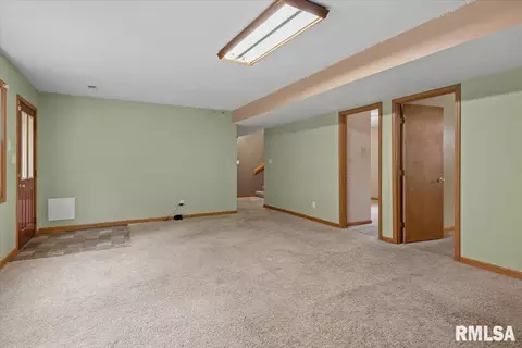 Living - 74 Holliday Rd, Springfield, IL 62702 photo 5 of 5