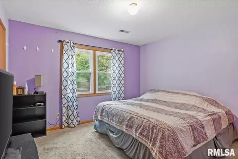 Bedroom - 74 Holliday Rd, Springfield, IL 62702 photo 8 of 9