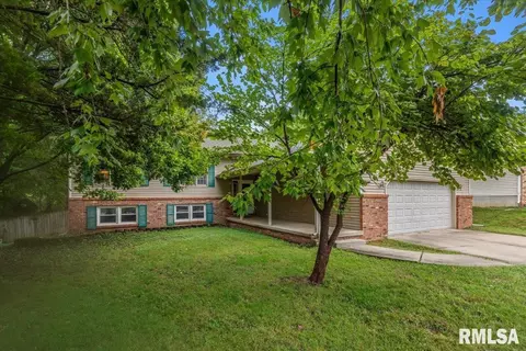 Exterior - 74 Holliday Rd, Springfield, IL 62702 photo 2 of 8