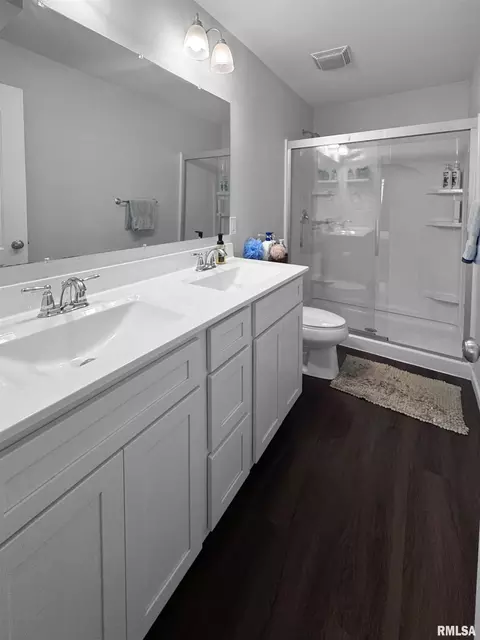 Bath - 118 E North St, Mount Sterling, IL 62353 photo 1 of 3