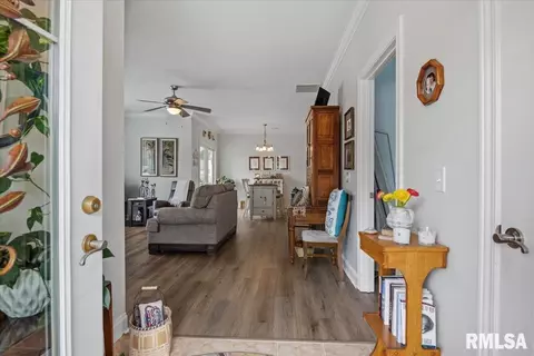 Entry Way - 817 Colorado Ct, Springfield, IL 62711 photo 1 of 3