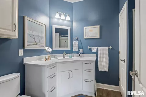Bath - 817 Colorado Ct, Springfield, IL 62711 photo 1 of 1