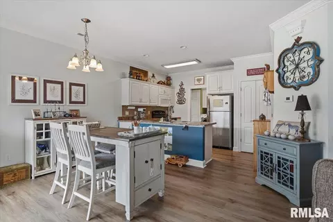 Kitchen - 817 Colorado Ct, Springfield, IL 62711 photo 1 of 4