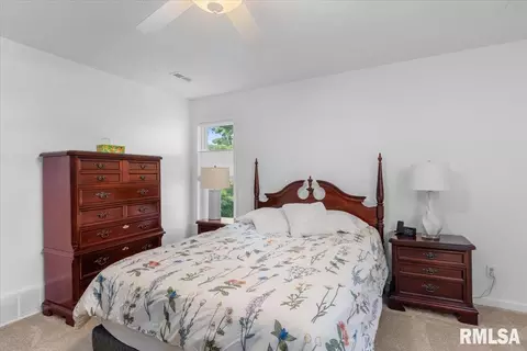 Bedroom - 86 Country Pl, Springfield, IL 62703 photo 4 of 9