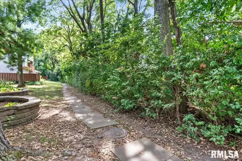 Exterior - 86 Country Pl, Springfield, IL 62703 photo 10 of 15