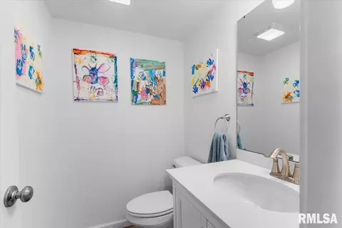 Bath - 86 Country Pl, Springfield, IL 62703 photo 1 of 4