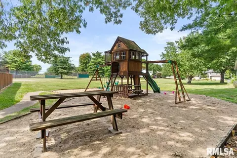 Exterior - 86 Country Pl, Springfield, IL 62703 photo 14 of 15