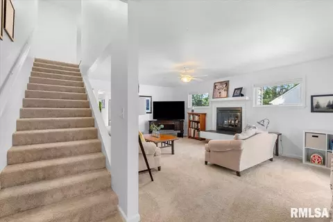Entry Way - 86 Country Pl, Springfield, IL 62703 photo 3 of 3