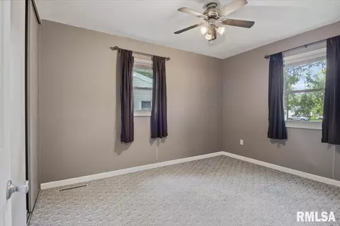 Bedroom - 28 Windsor Rd, Springfield, IL 62702 photo 3 of 5