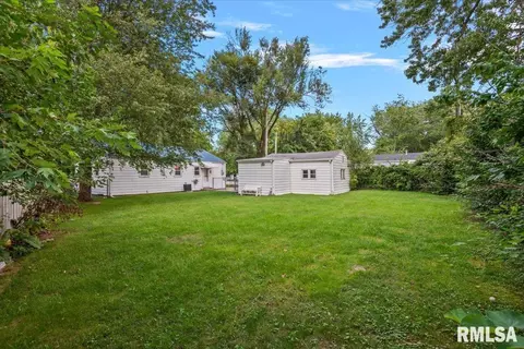 Exterior - 28 Windsor Rd, Springfield, IL 62702 photo 6 of 7