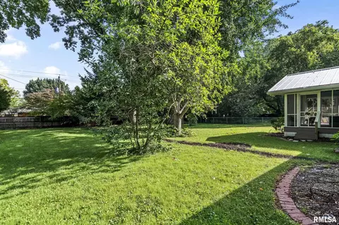 Exterior - 2141 Cardinal Dr, Springfield, IL 62704 photo 12 of 13