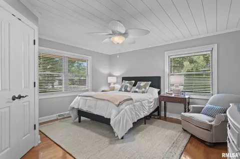 Bedroom - 2141 Cardinal Dr, Springfield, IL 62704 photo 1 of 5