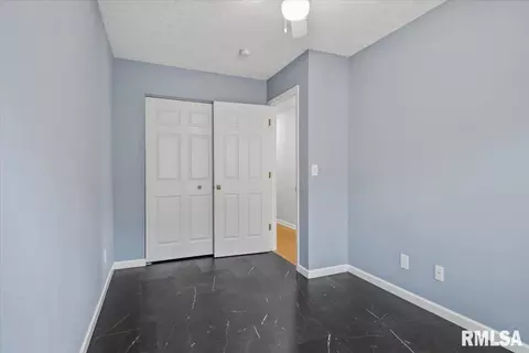 Bedroom - 2919 S Meadowbrook Rd, Springfield, IL 62711 photo 4 of 5