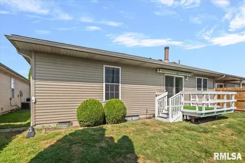 Exterior - 2919 S Meadowbrook Rd, Springfield, IL 62711 photo 5 of 6