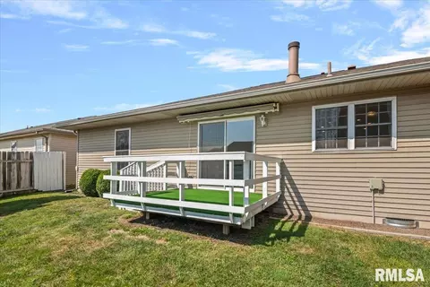 Exterior - 2919 S Meadowbrook Rd, Springfield, IL 62711 photo 6 of 6
