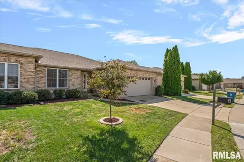 Exterior - 2919 S Meadowbrook Rd, Springfield, IL 62711 photo 2 of 6