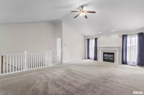 Living - 2704 Johnathan Pl, Springfield, IL 62711 photo 2 of 5