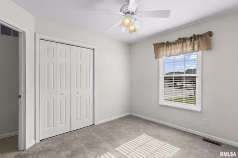 Bedroom - 2704 Johnathan Pl, Springfield, IL 62711 photo 5 of 10