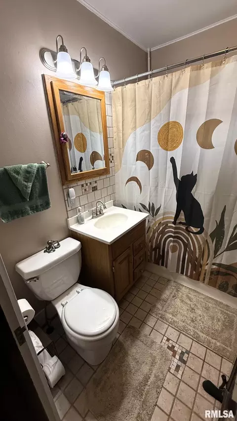 Bath - 1720 S State St, Springfield, IL 62704 photo 1 of 5