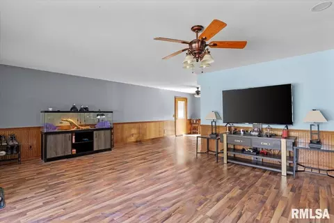 Living - 2620 Piper Ln, Springfield, IL 62707 photo 2 of 4