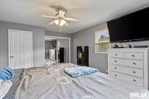 Bedroom - 2620 Piper Ln, Springfield, IL 62707 photo 4 of 9