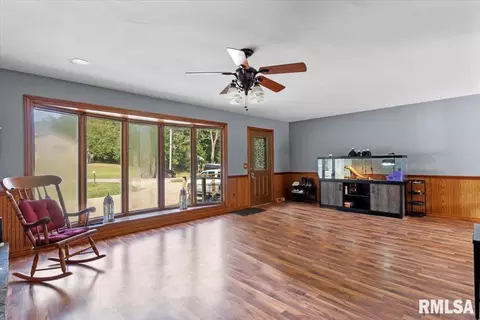 Living - 2620 Piper Ln, Springfield, IL 62707 photo 3 of 4