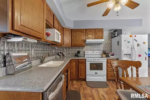 Kitchen - 2620 Piper Ln, Springfield, IL 62707 photo 1 of 1