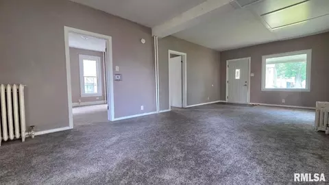 Living - 206 N State St, Springfield, IL 62704 photo 2 of 2