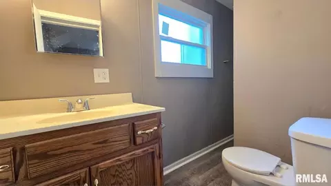 Bath - 206 N State St, Springfield, IL 62704 photo 1 of 3