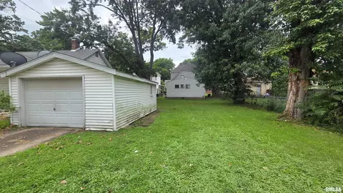 Exterior - 206 N State St, Springfield, IL 62704 photo 3 of 3