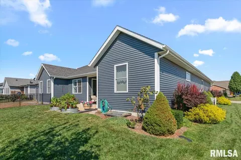Exterior - 4820 Chestnut Dr, Springfield, IL 62711 photo 5 of 8