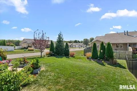Exterior - 4820 Chestnut Dr, Springfield, IL 62711 photo 8 of 8