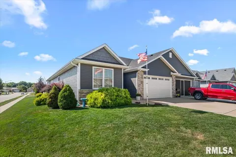Exterior - 4820 Chestnut Dr, Springfield, IL 62711 photo 2 of 8